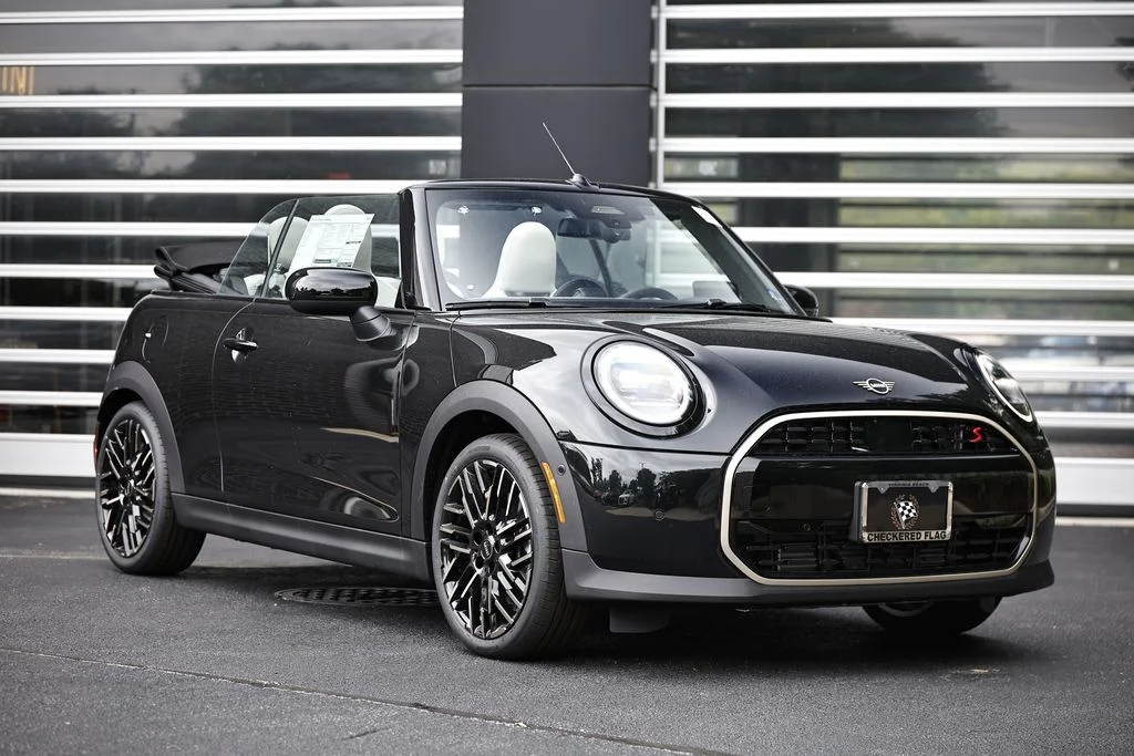2026 MINI Convertible Cooper S Signature's photo