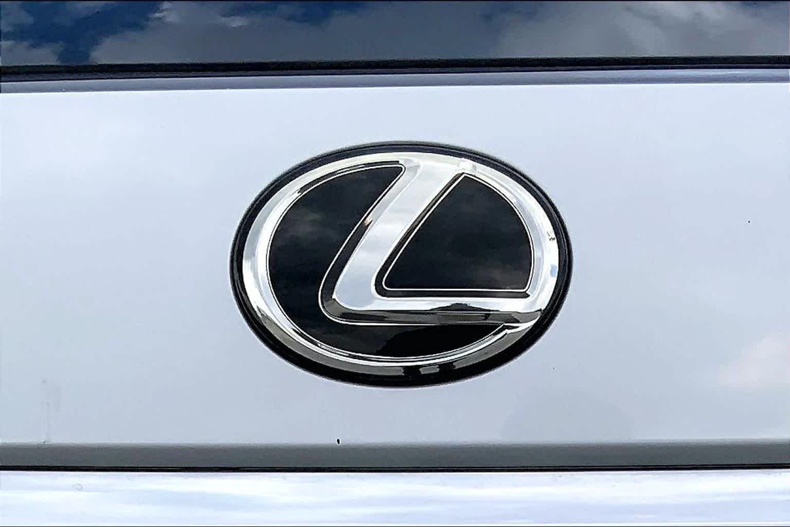 Used 2017 Silver Lining Metallic Lexus  image 10