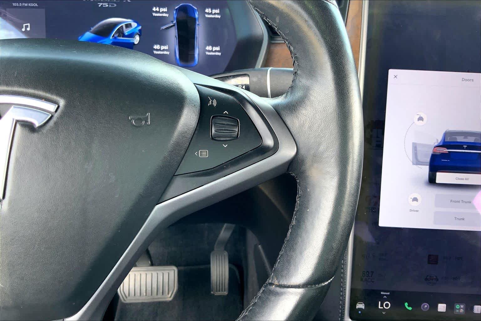 Used 2018 Deep Blue Metallic Tesla 75D image 23