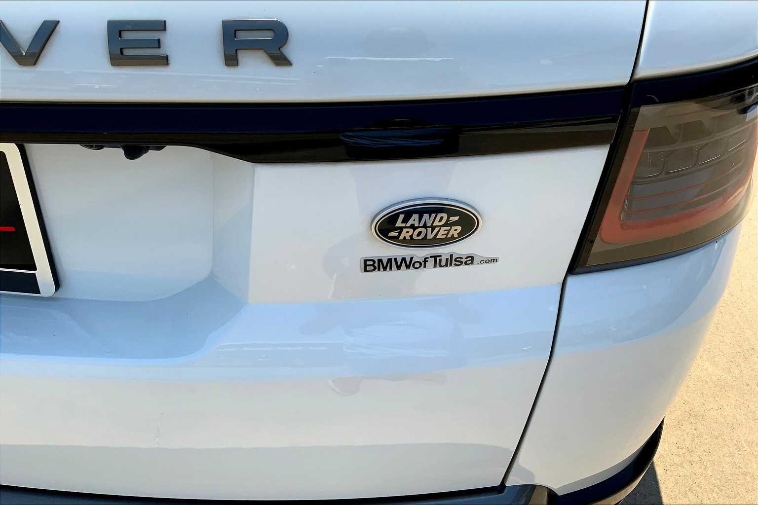 Used 2021 Fuji White Land Rover HSE Silver Edition image 17