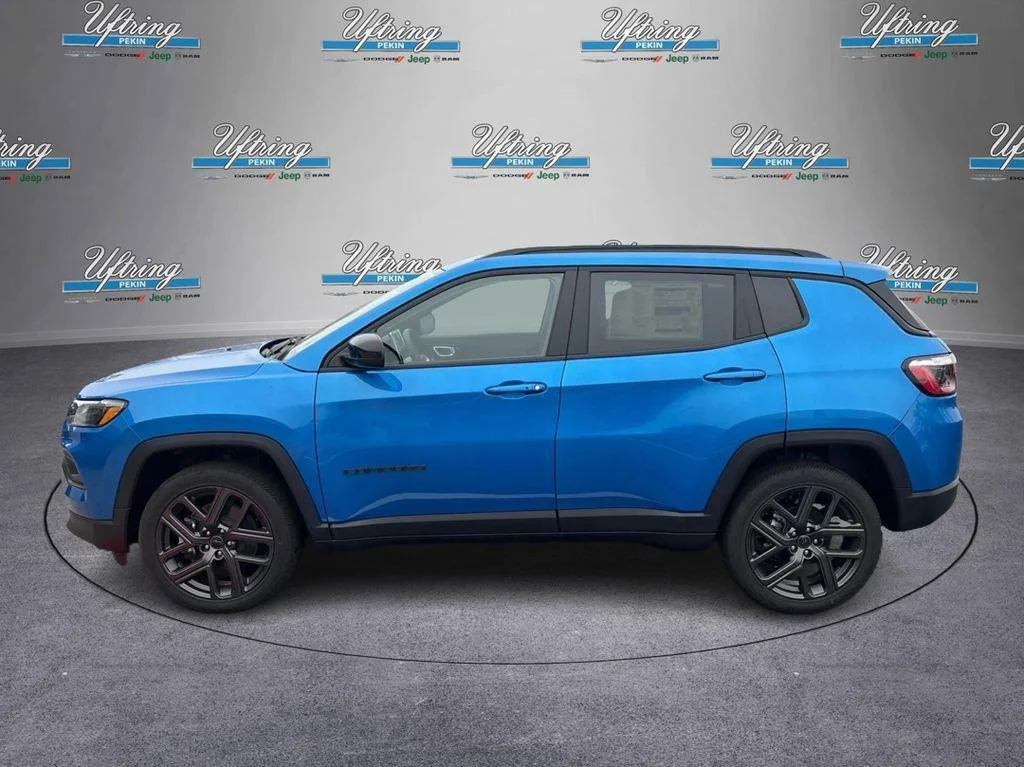 New 2026 Hydro Blue Pearlcoat Jeep Latitude Altitude image 6