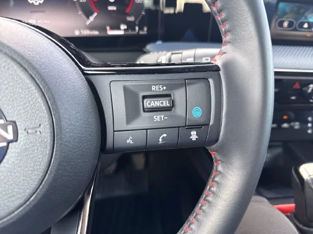 Used 2025 White Nissan SR image 31