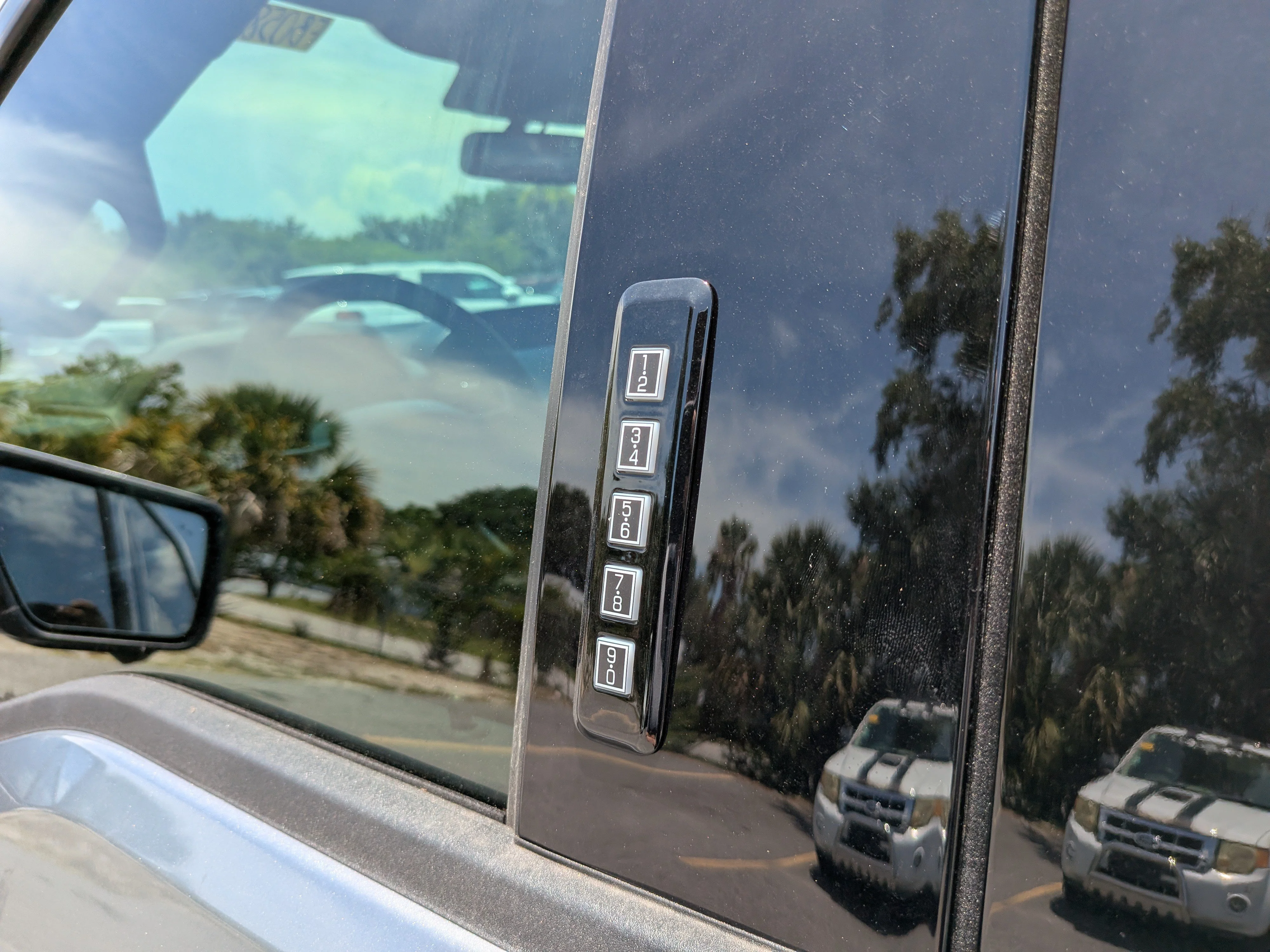 New 2026 Iconic Silver Metallic Ford Lariat image 18