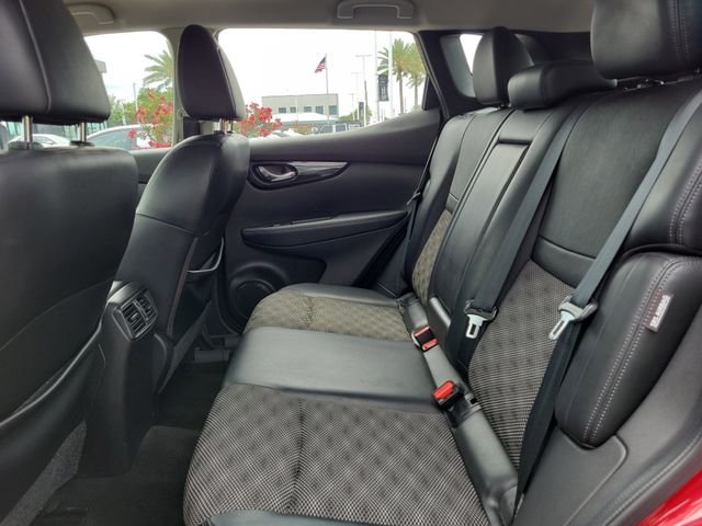 Used 2022 Red Nissan SV image 11