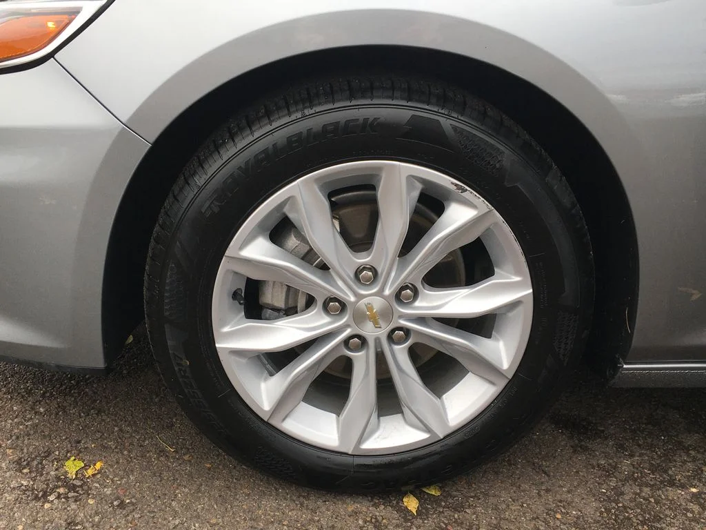 Used 2025 Gray Chevrolet LT image 35