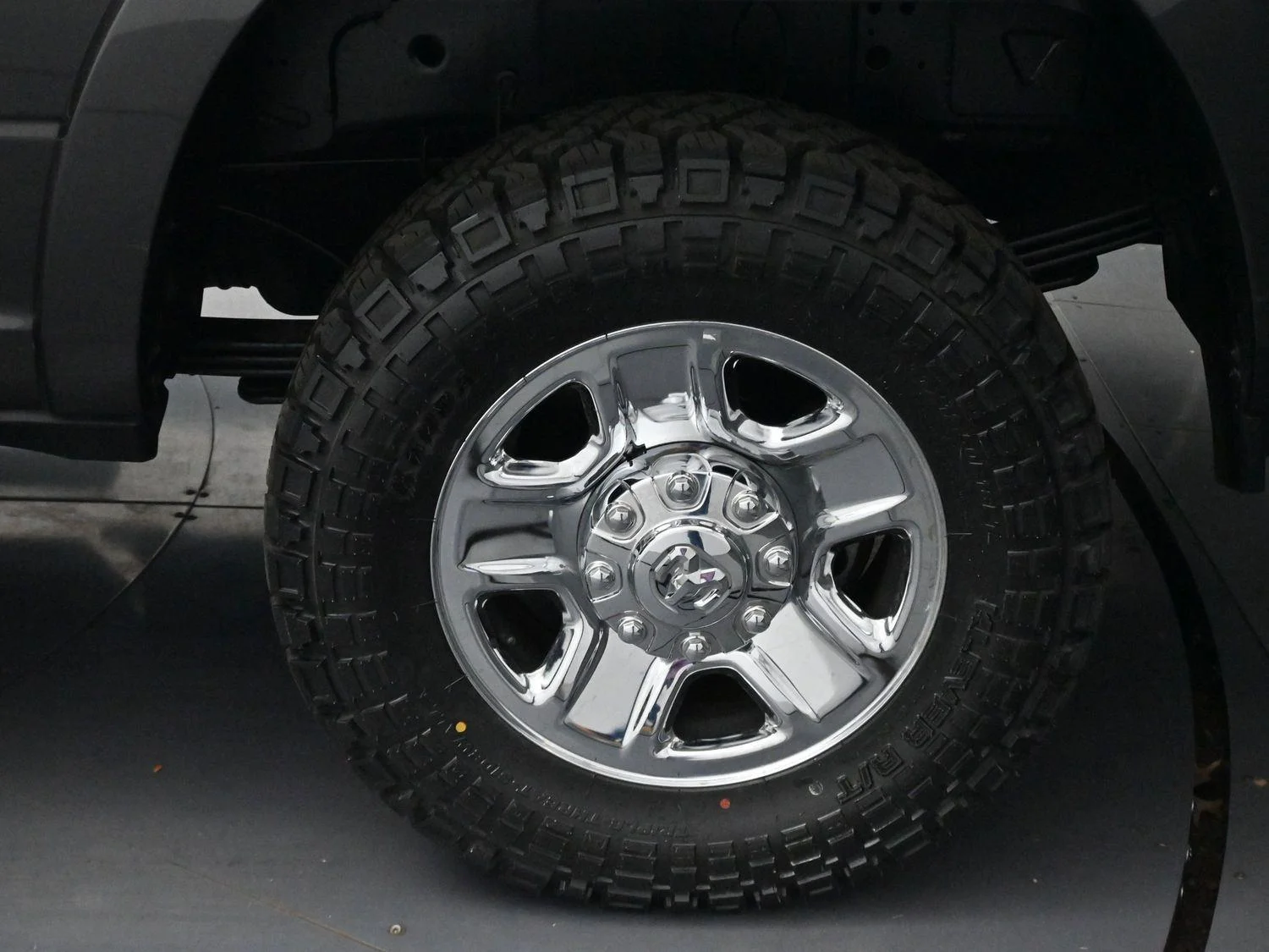 Used 2022 Granite Crystal Metallic Clearcoat Ram Laramie image 36