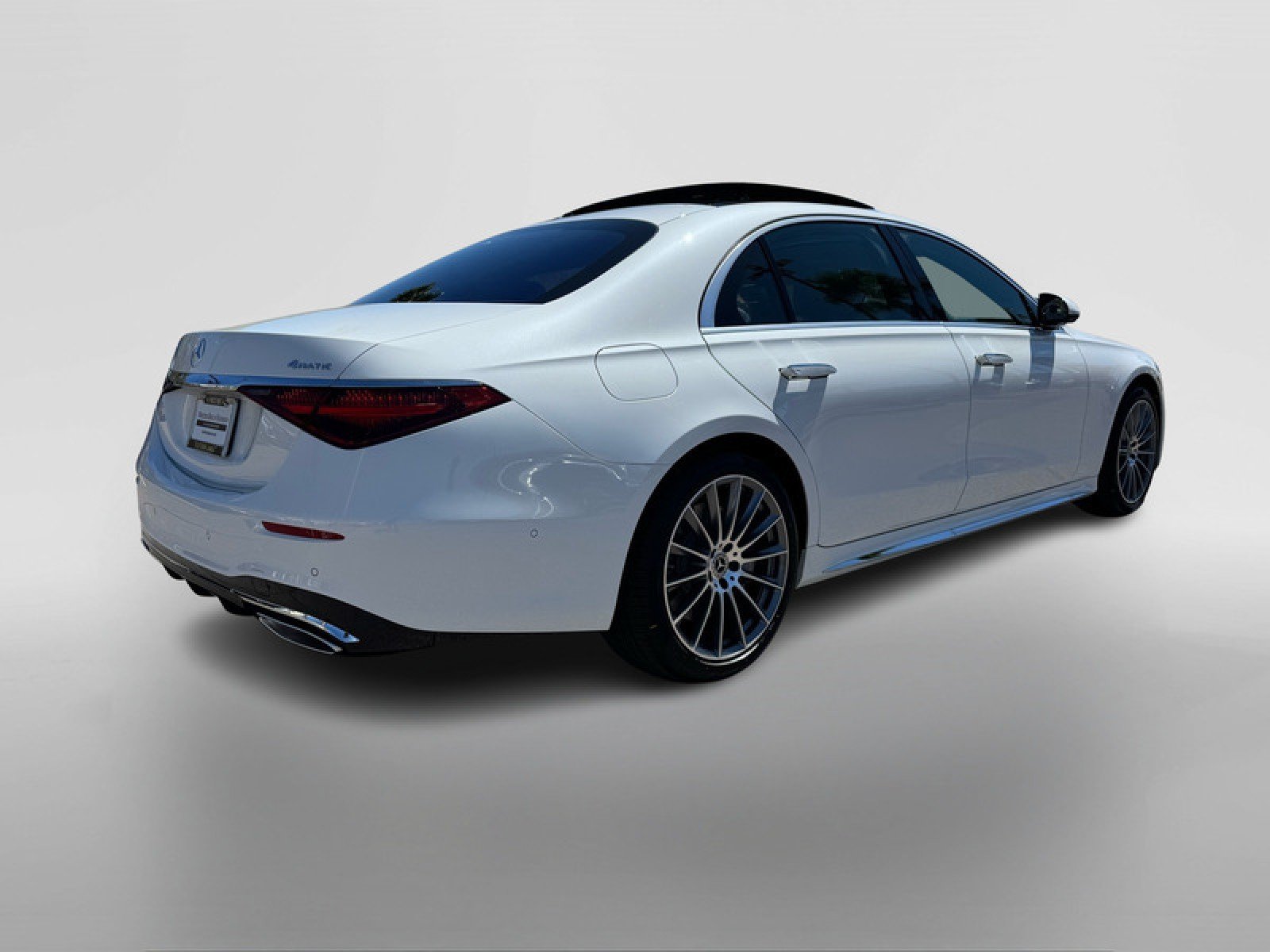 New 2026 MANUFAKTUR Moonlight White Metallic Mercedes-Benz S 580 4MATIC® Sedan image 5