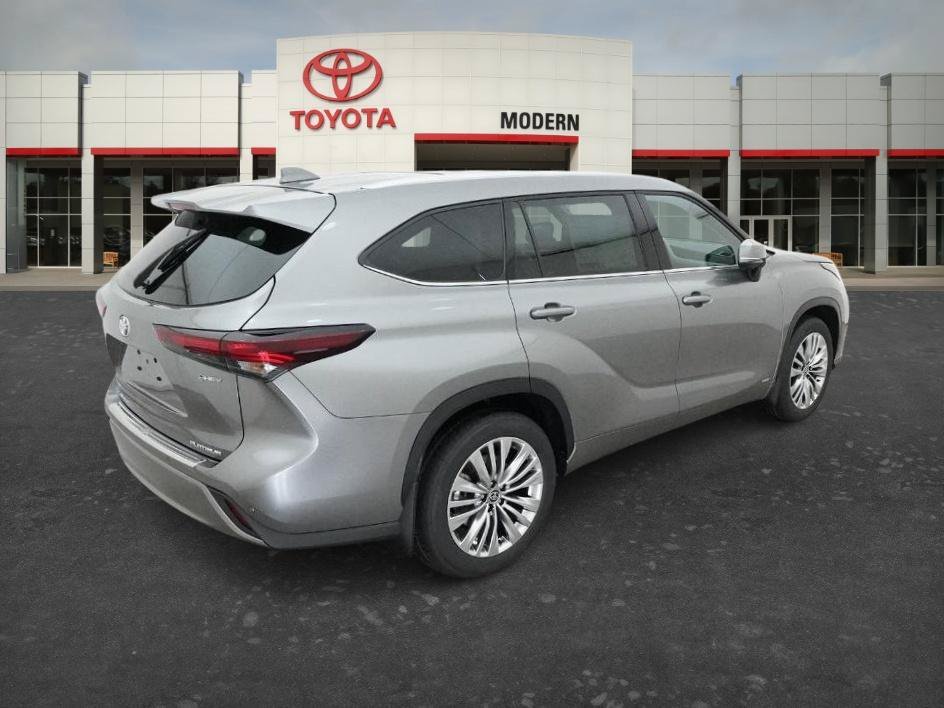 New 2026 Heavy Metallic Toyota Hybrid Platinum image 13
