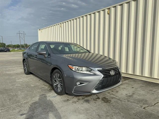 2017 Lexus ES 350 350's photo