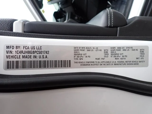 Used 2023 White Jeep Limited image 18