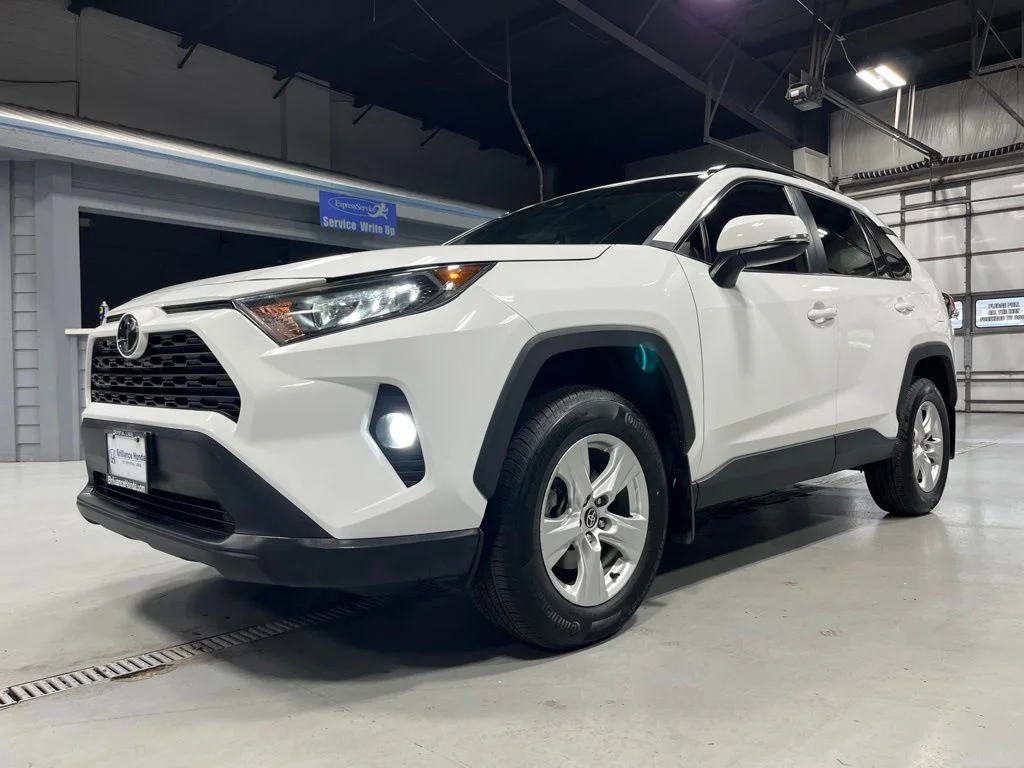 Used 2021 Super White Toyota XLE image 3