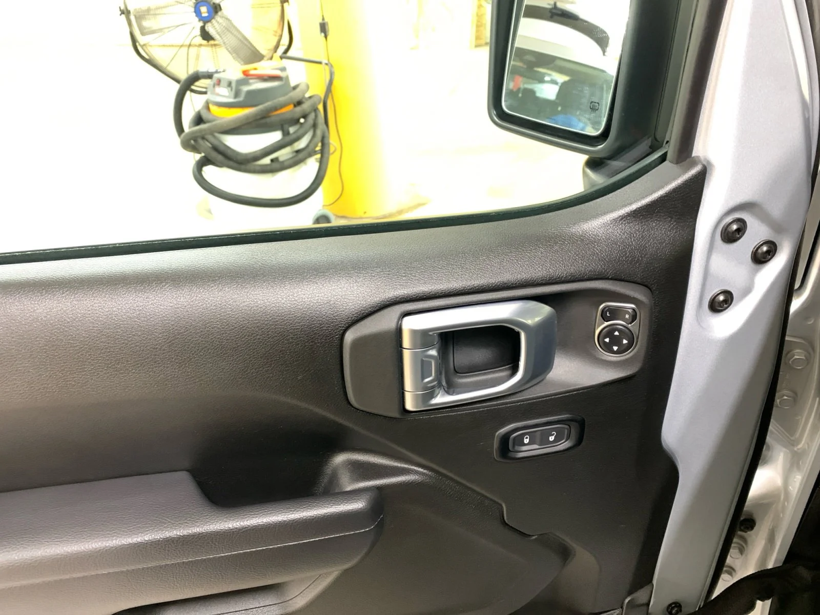 Used 2024 Gray Jeep Willys image 11