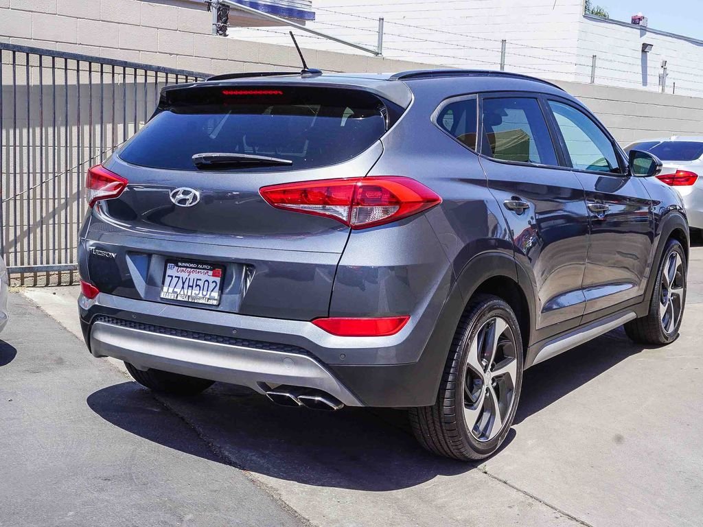 Used 2017 Gray Hyundai Value image 6