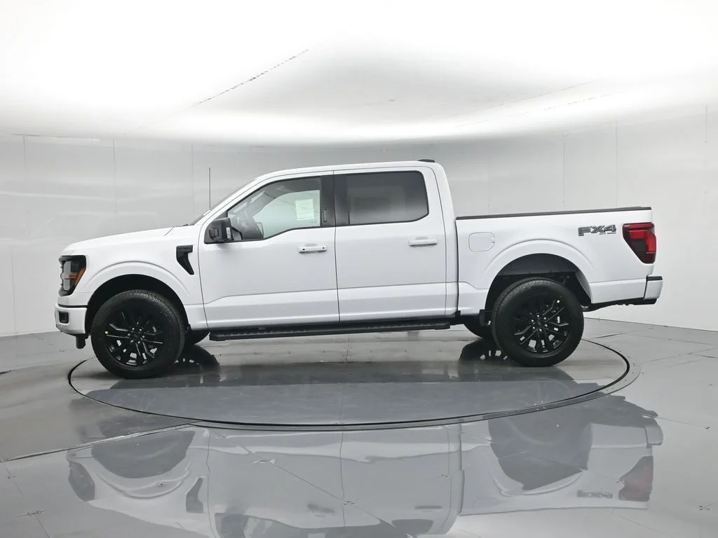 New 2026 Oxford White Ford XLT image 30
