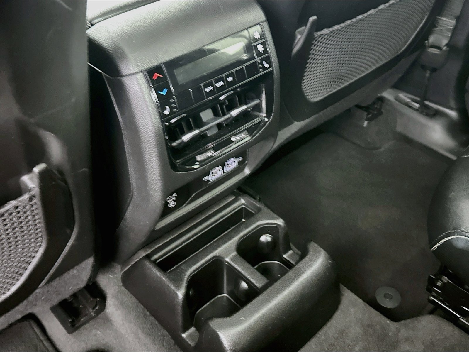Used 2022 Baltic Gray Metallic Clearcoat Jeep Limited image 27
