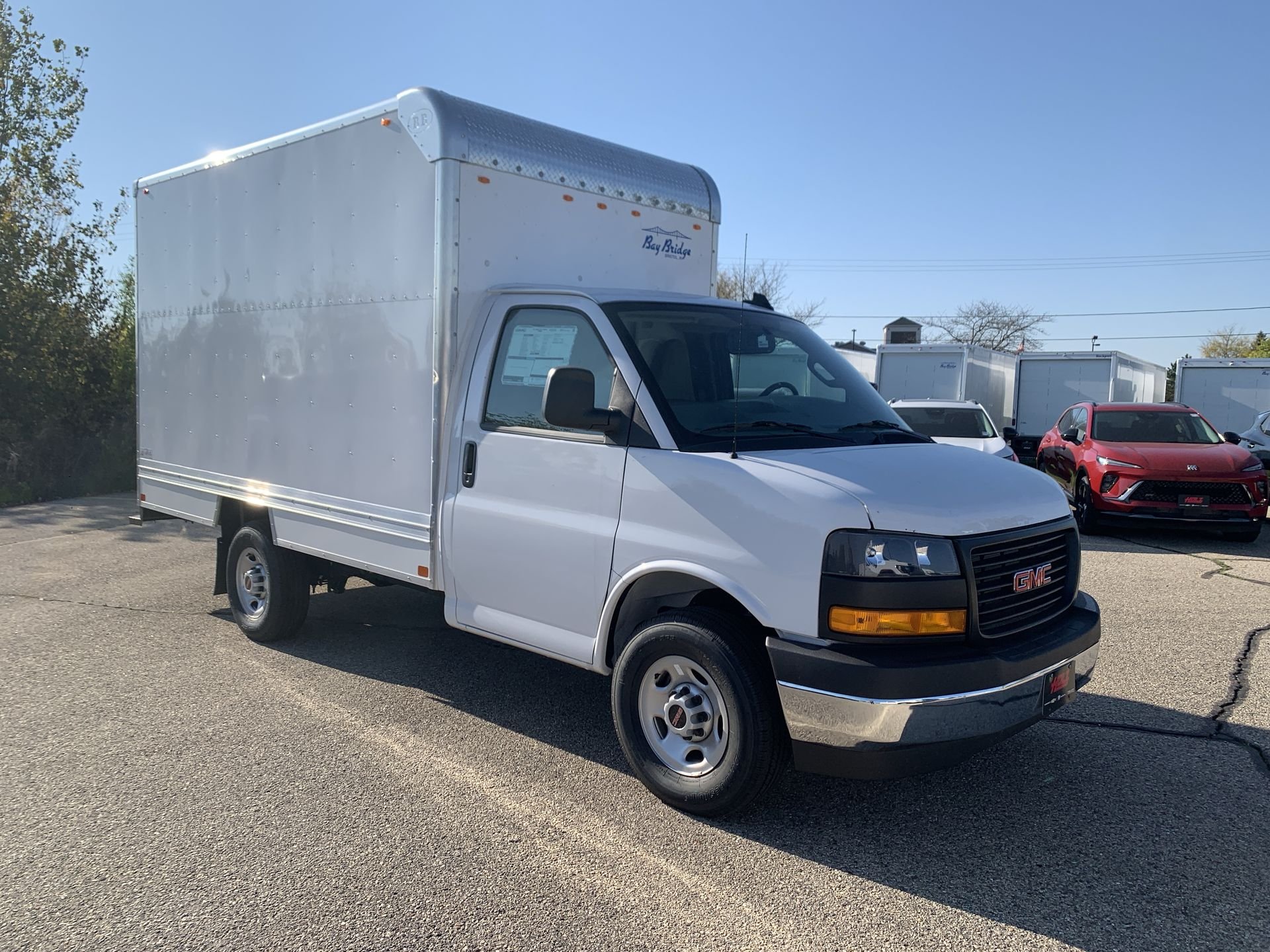 New 2025 Summit White GMC 1WT image 41