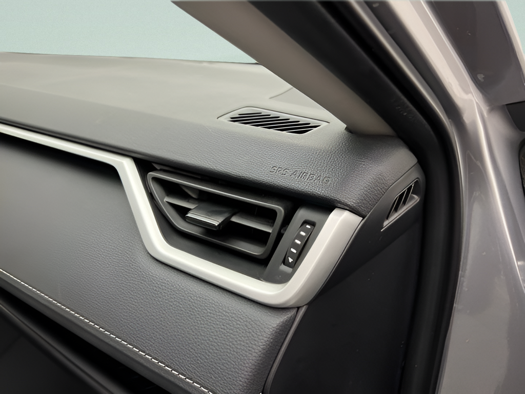 Used 2025 Silver Sky Metallic Toyota XLE image 8