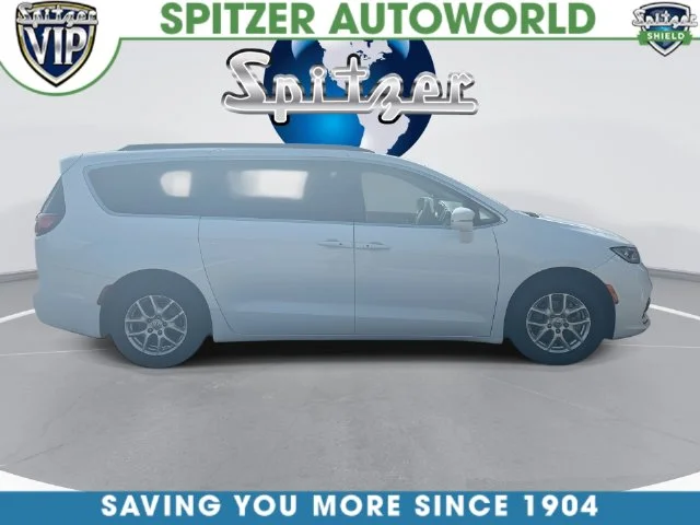 Used 2022 White Chrysler Touring L image 11