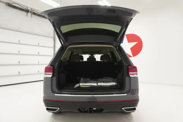 New 2026 Pure Gray Volkswagen 2.0T SEL image 7