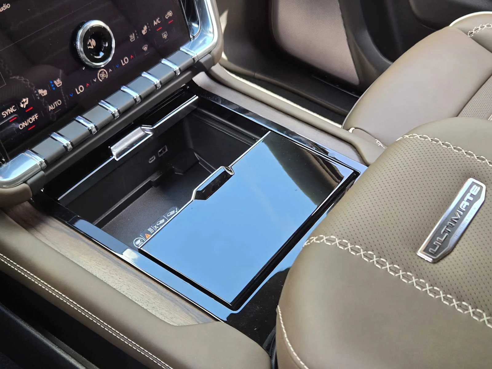 2027 GMC Yukon XL Denali Ultimate - Photo 14