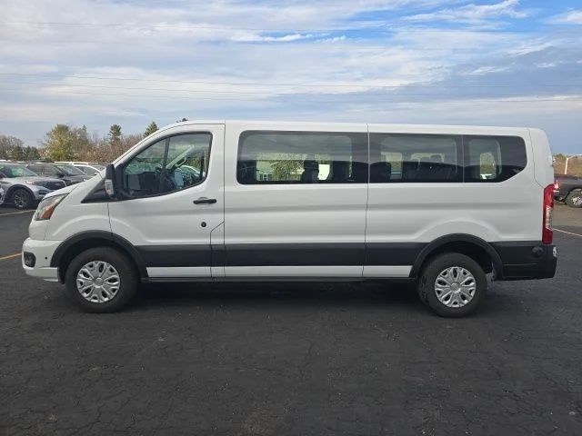 Used 2024 Oxford White Ford XLT image 4