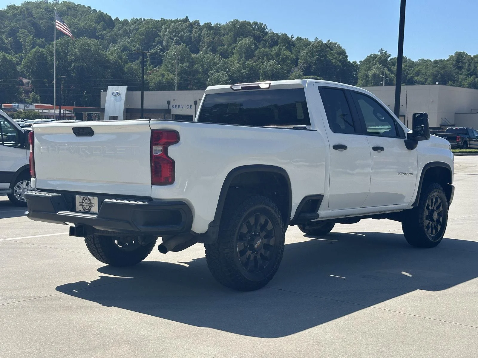 Used 2022 Summit White Chevrolet Custom image 7
