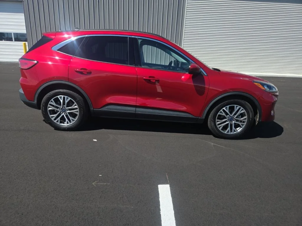 Used 2022 Red Ford SEL image 17