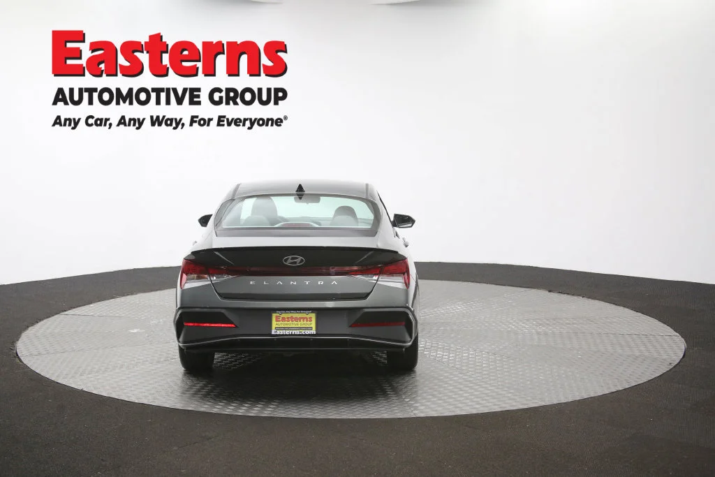Used 2026 Gray Hyundai SEL Sport image 37