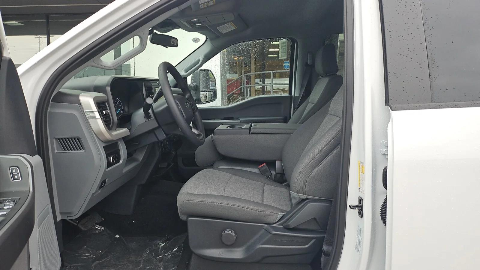 New 2026 Oxford White Ford XL 4WD image 8