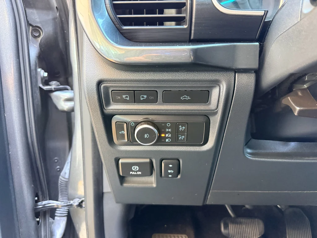 Used 2022 Carbonized Gray Metallic Ford XLT image 18
