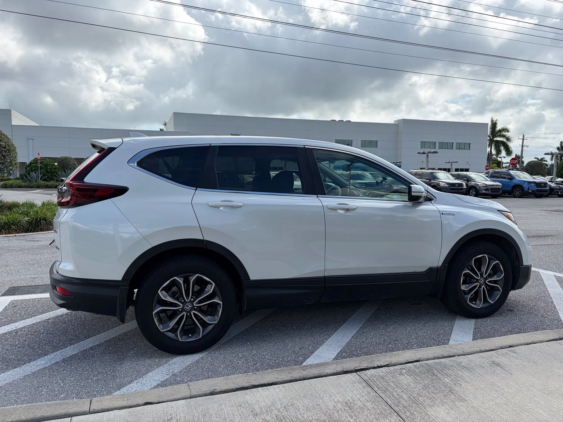 Used 2022 Platinum White Pearl Honda EX-L image 5
