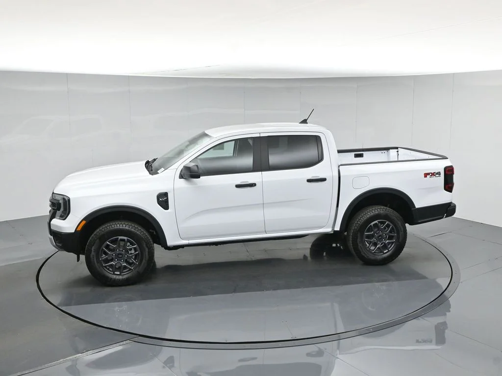 New 2026 Oxford White Ford XLT image 40