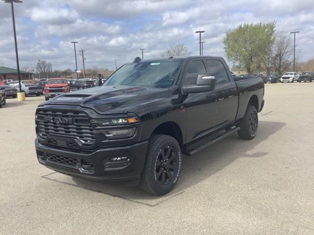 New 2026 Diamond Black Crystal Pearl-Coat Exterior Paint RAM Tradesman image 3