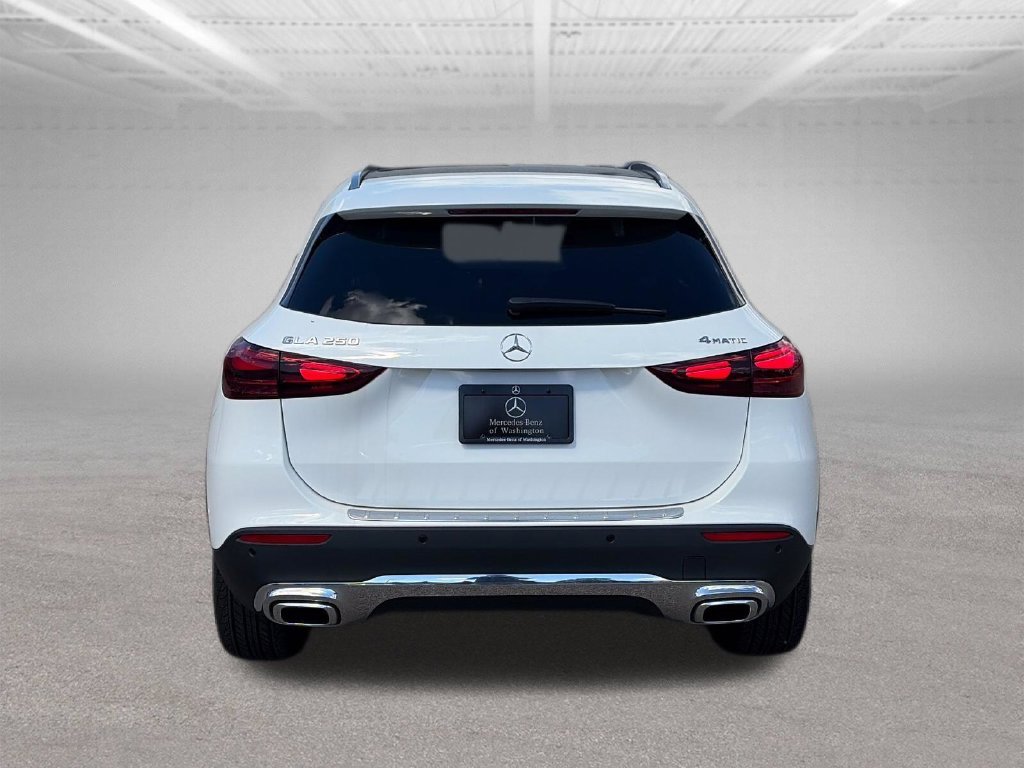 New 2026 Polar White Mercedes-Benz GLA 250 image 4