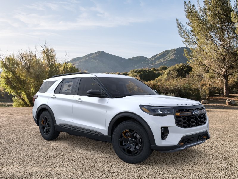 New 2026 Star White Metallic Tri-Coat Ford Tremor® image 7