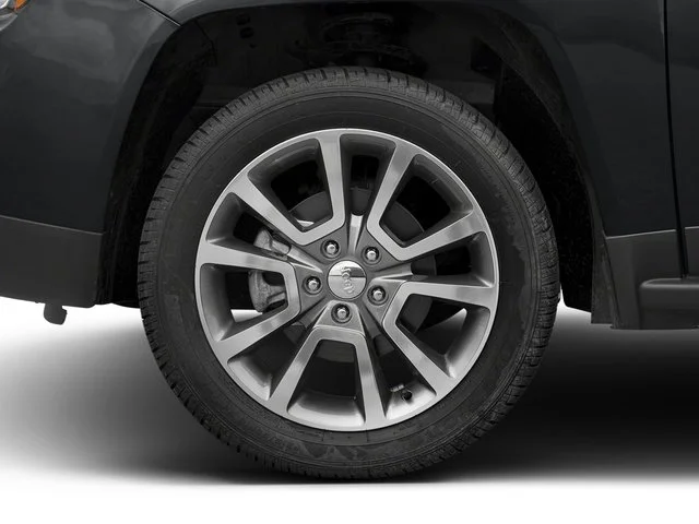 Used 2016 Granite Crystal Metallic Clearcoat Jeep High Altitude Edition image 16