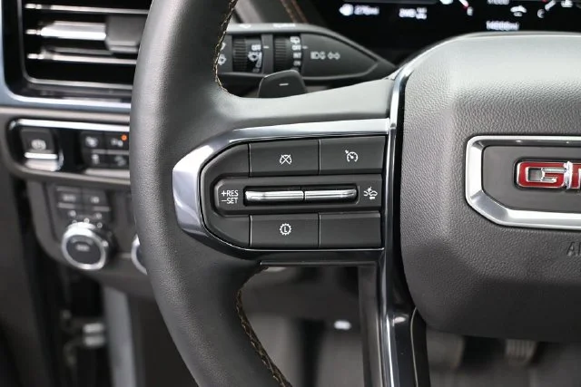 Used 2025 Silver GMC AT4 image 24