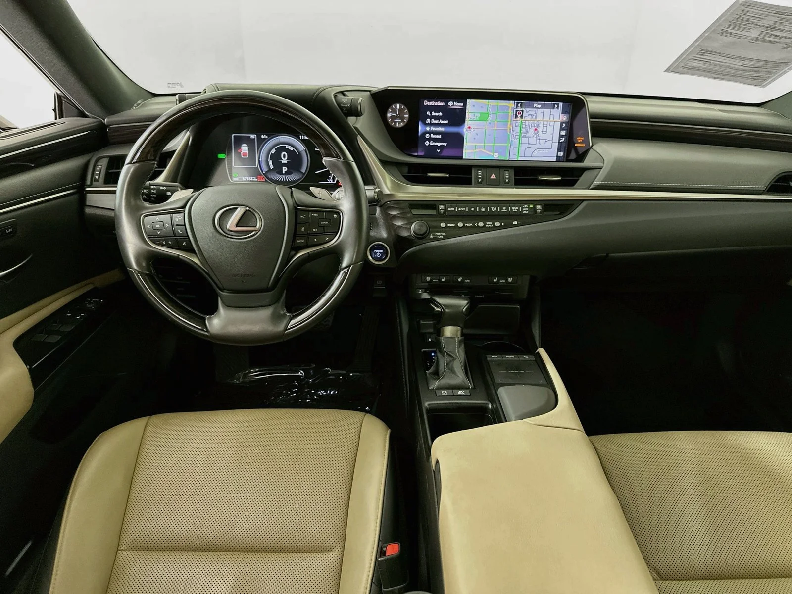 Used 2020 Green Lexus 300h image 23