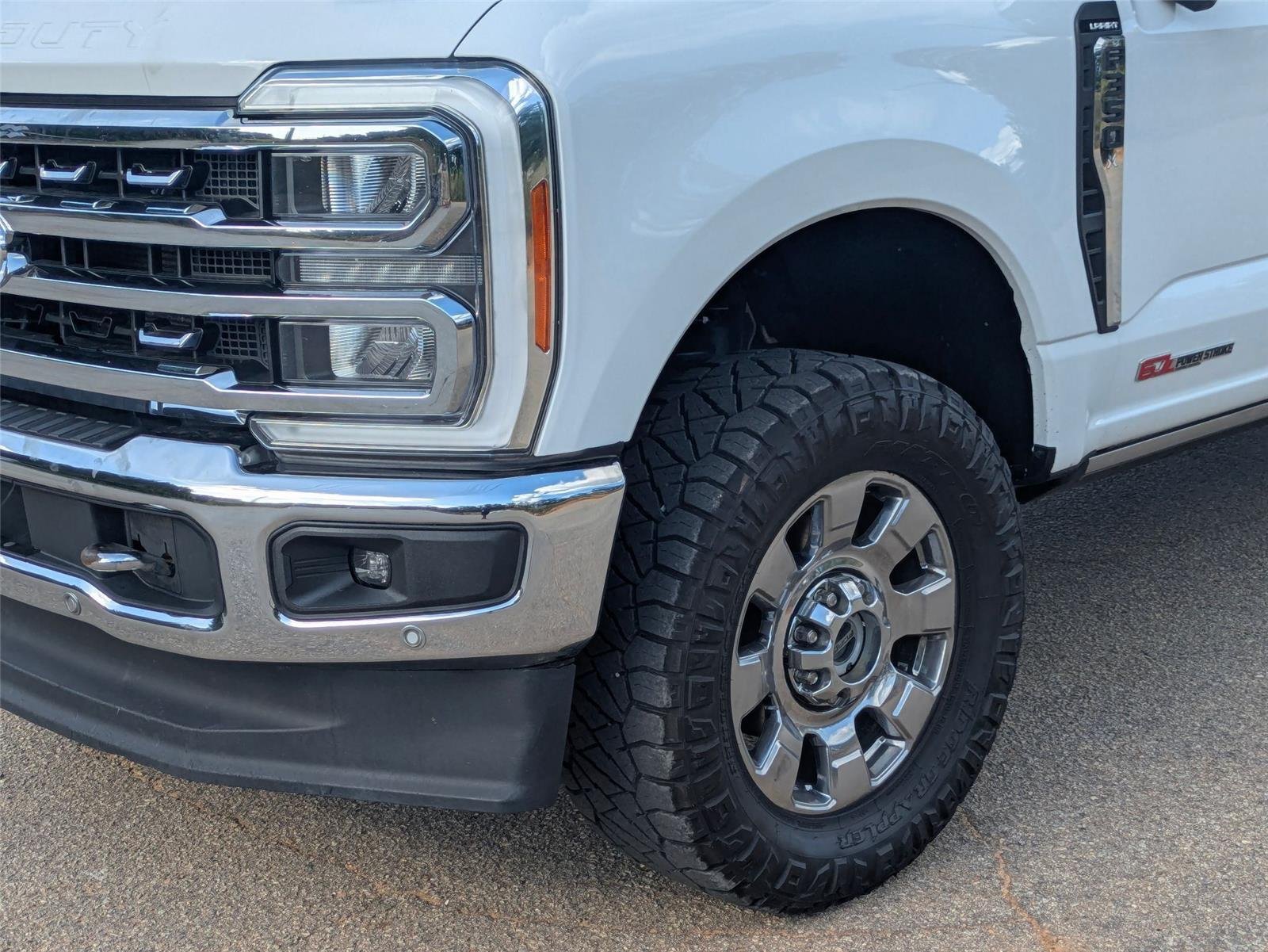 Used 2023 Oxford White Ford LARIAT image 9