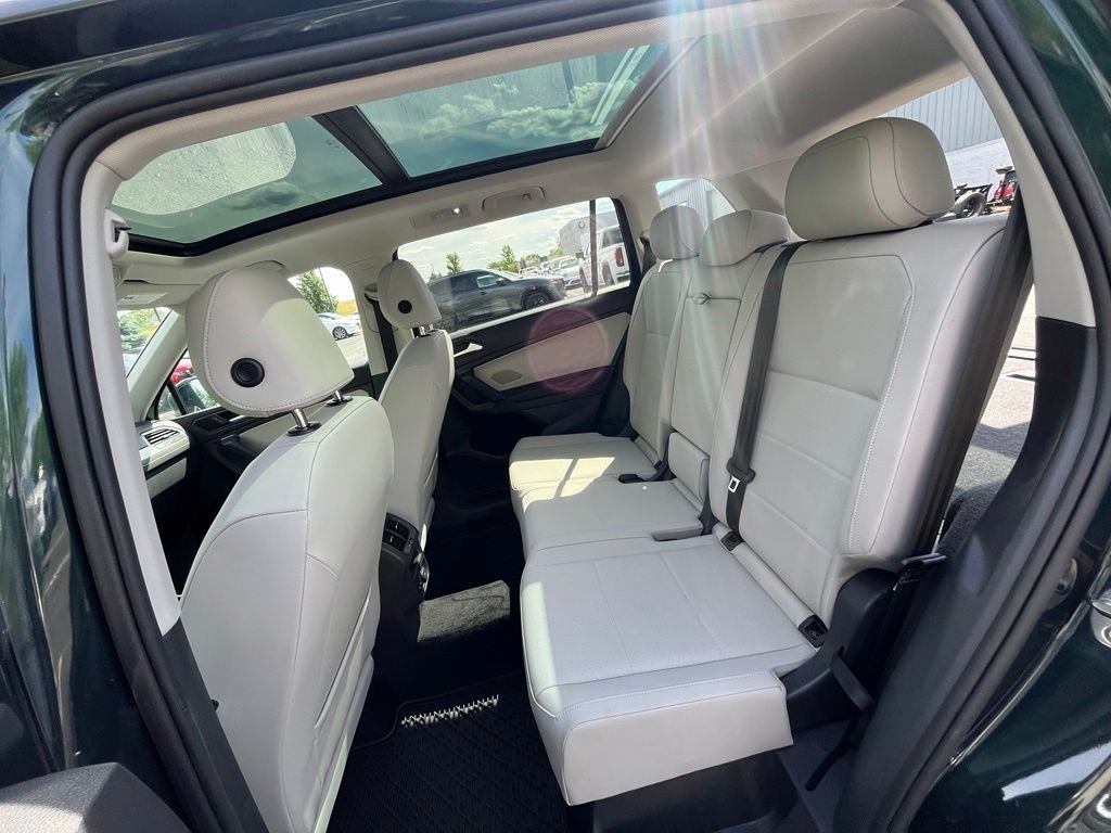 Used 2019 Green Volkswagen 2.0T SEL image 25
