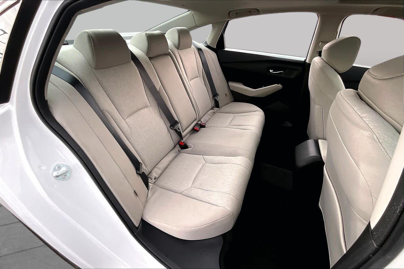 Used 2023 Platinum White Pearl Honda EX image 20