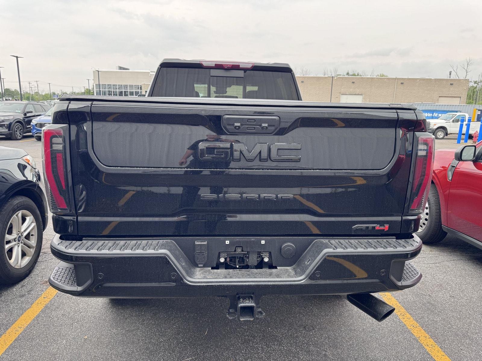 Used 2025 Onyx Black GMC AT4 image 5