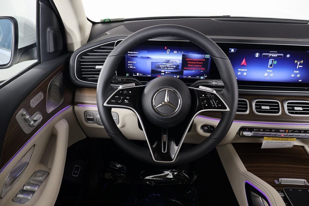 New 2026 Polar White Mercedes-Benz GLS 450 image 3