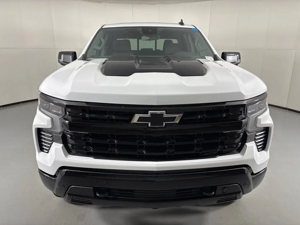 New 2026 Summit White Chevrolet LT Trail Boss image 4