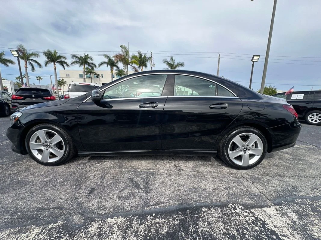 Used 2019 Black Mercedes-Benz 4MATIC® image 8