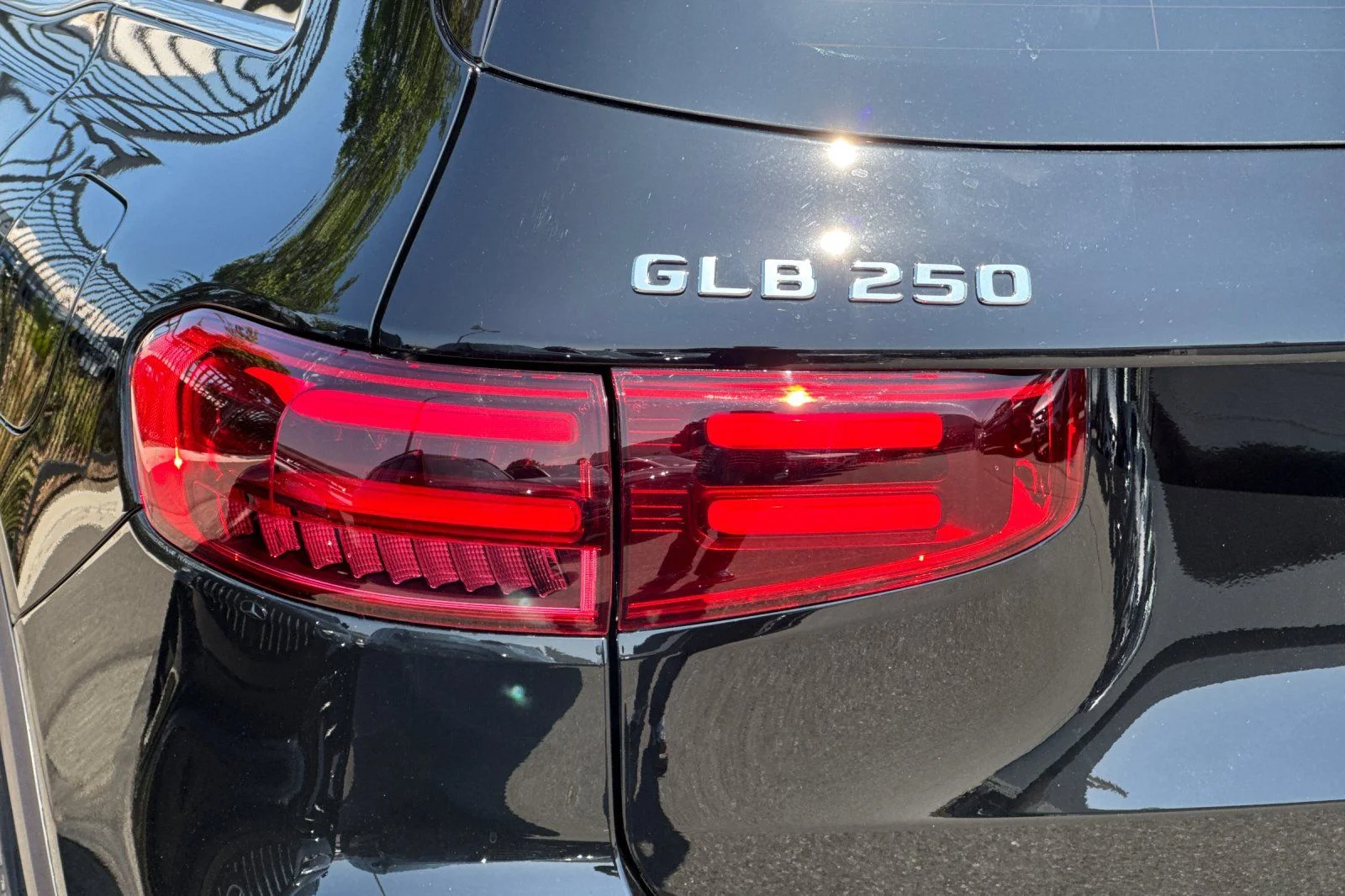 New 2026 Black Mercedes-Benz GLB 250 image 7