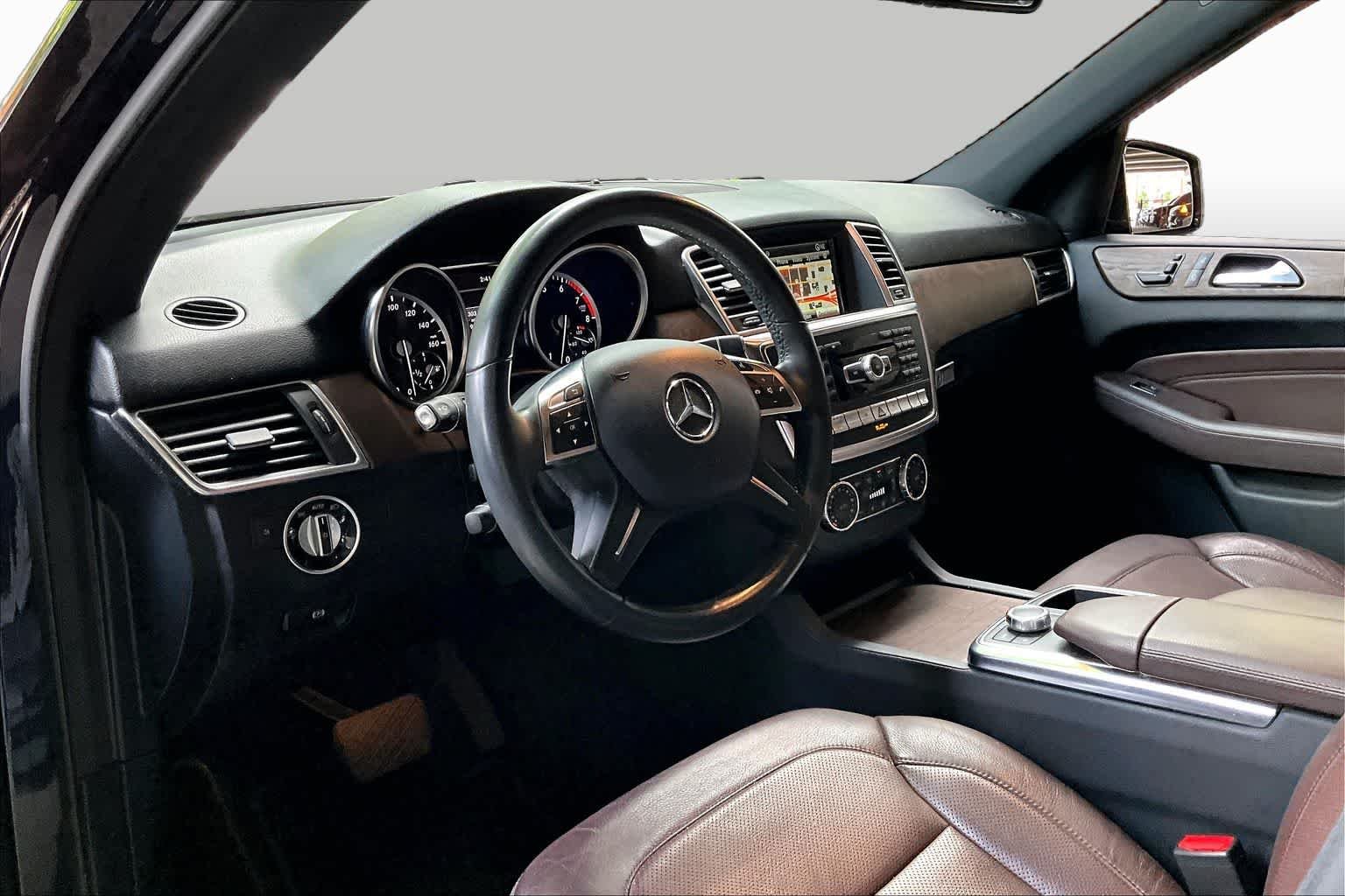Used 2014 Lunar Blue Metallic Mercedes-Benz ML 350 image 17