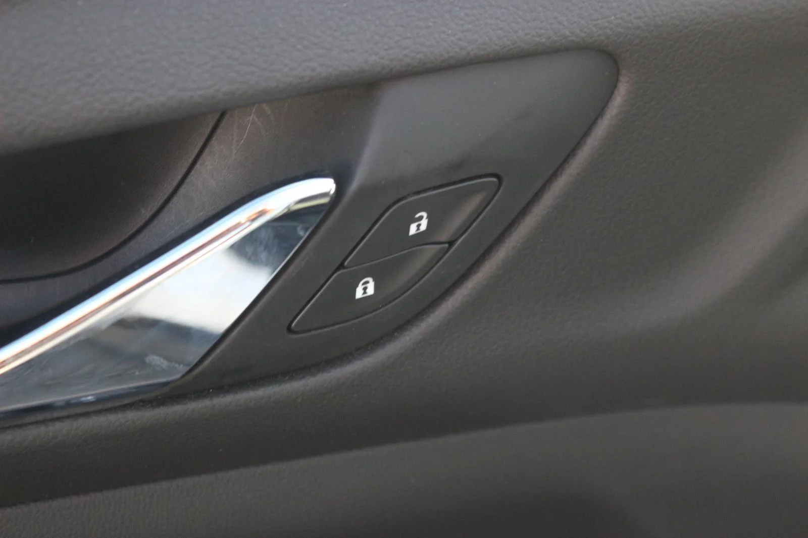 Used 2021 Summit White GMC SLE image 13