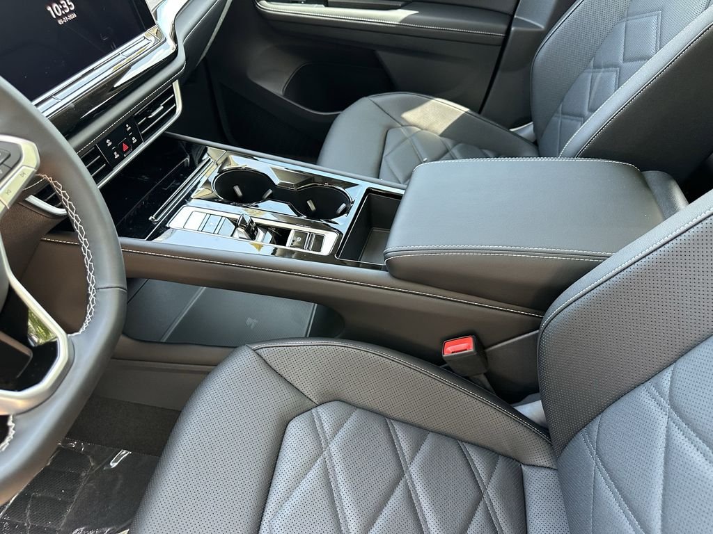 New 2026 Black Volkswagen 2.0T SE w/Technology image 20
