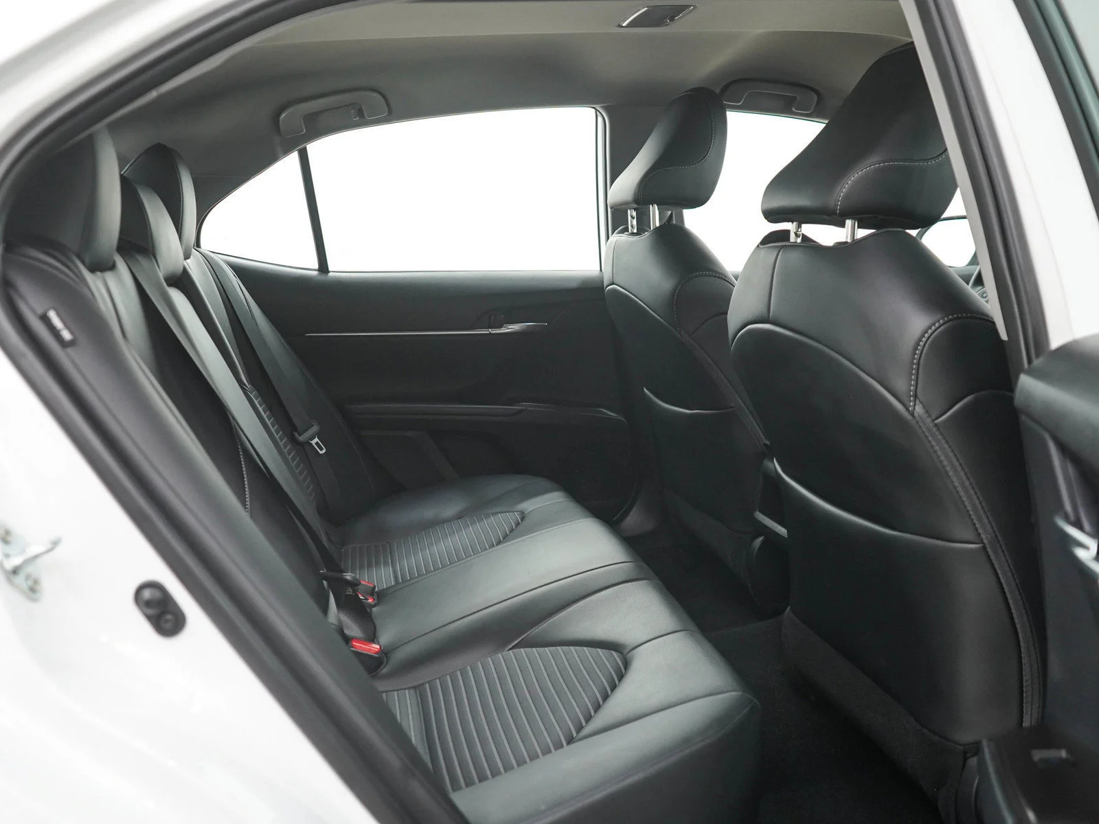 Used 2024 White Toyota  image 12